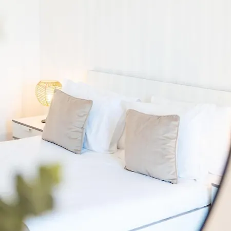 Bright & Cozy In By Lovelystay