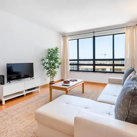 Bright & Cozy In By Lovelystay Apartment Portimao